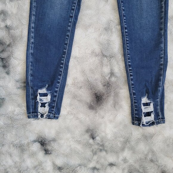 EUC KanCan Signature Estilo Mid-Rise Stretch Skinny Denim Jeans Women's 26 - Picture 4 of 8